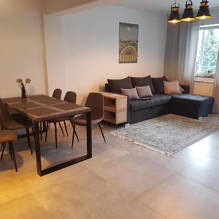 Apartament Julia Appartamento Lesko Esterno foto