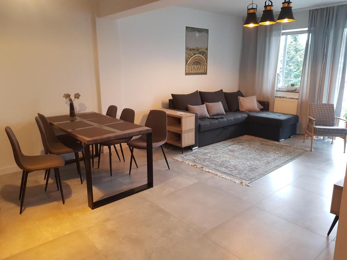 Apartament Julia Appartamento Lesko Esterno foto